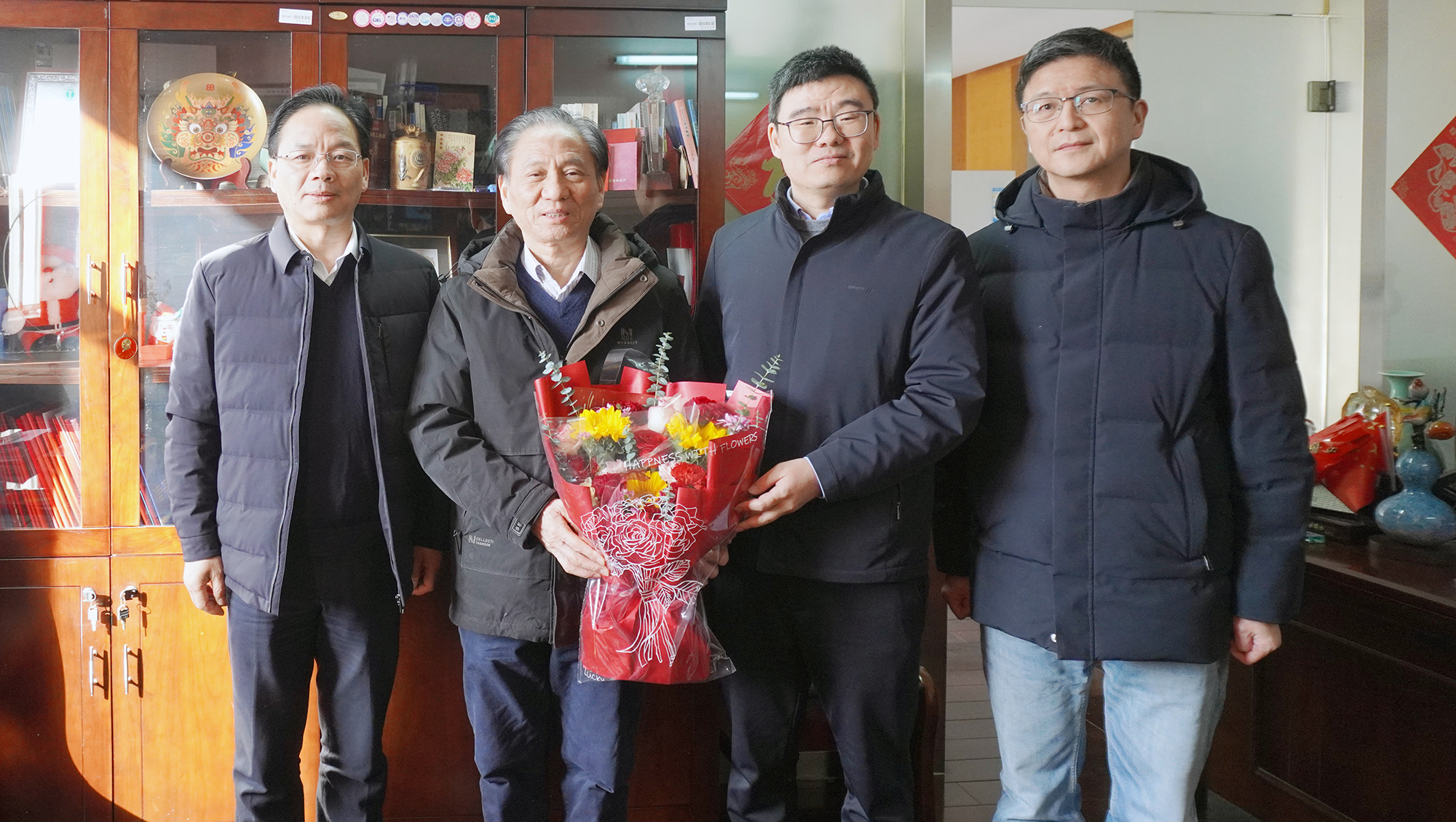 王建浦看望慰问顾晓松院士